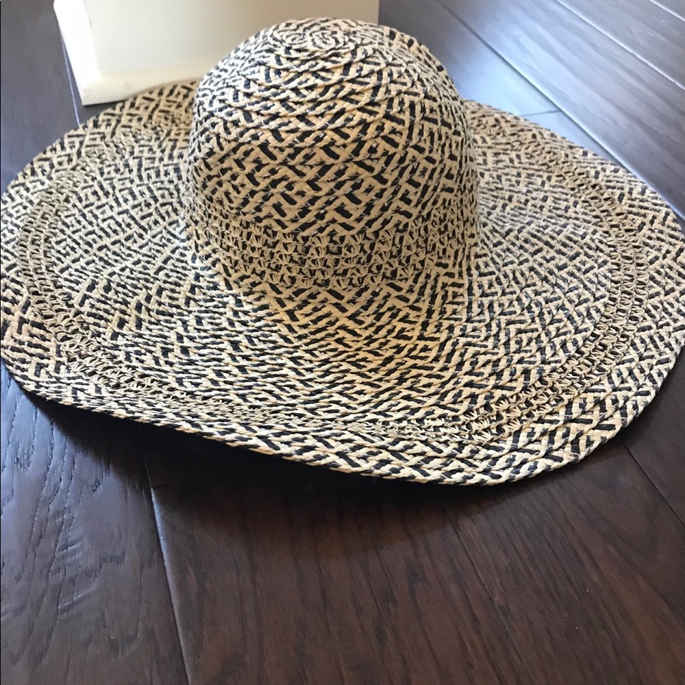 Floppy Sun Beach Hat  Black cream and silver
